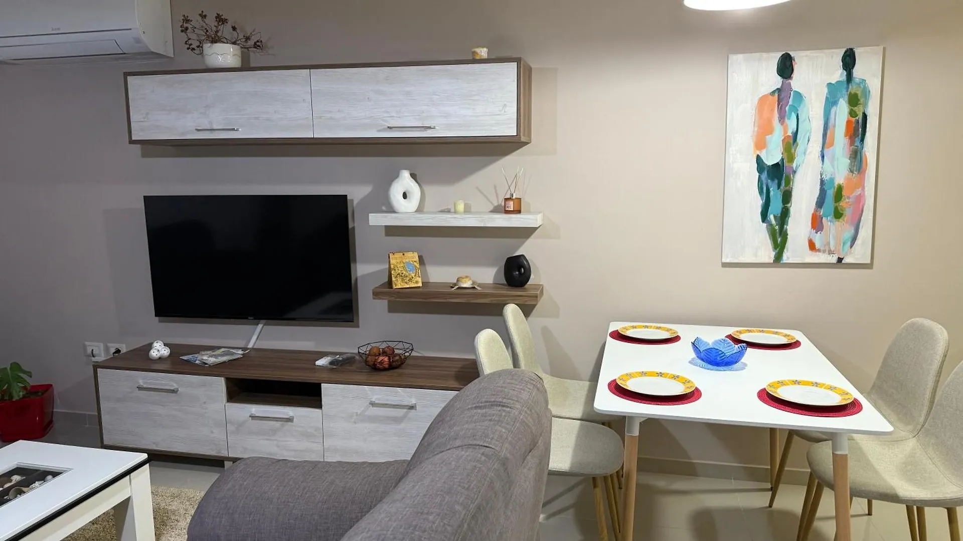 Appartement Your Home Pogradec Albanië